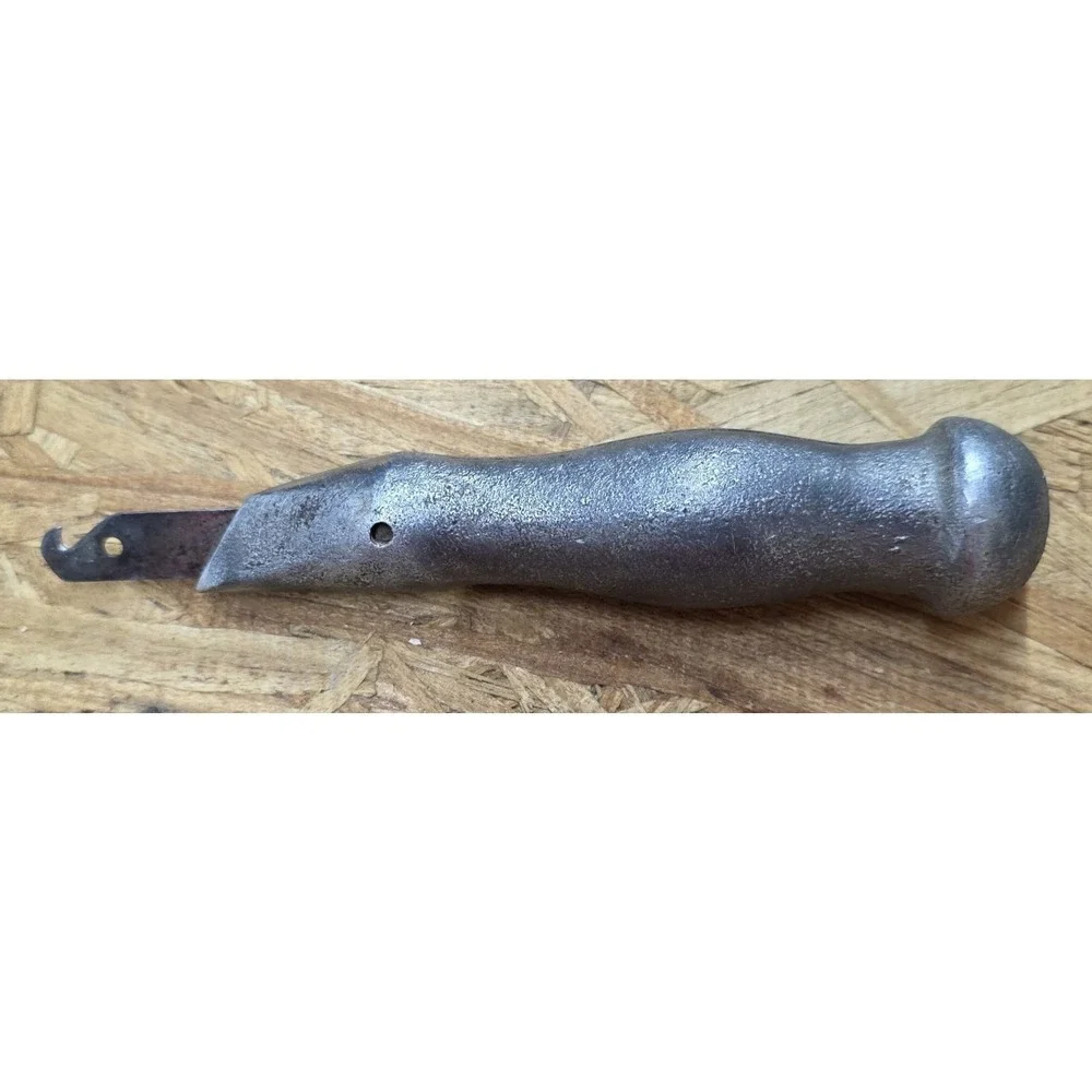 Vintage ARMSTRONG NOTCHED ANGLED BLADE Utility KNIFE